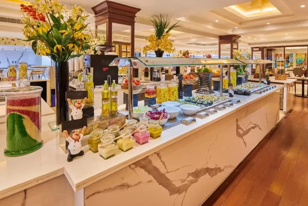 Dining at Mayfair Lake Resort